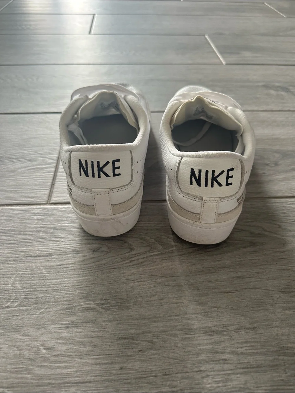 Nike White Men's Low-Top Leather Sneakers